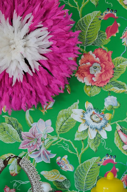 Close up of wallpaper in Maria Barros' dining room, via The Glam Pad
