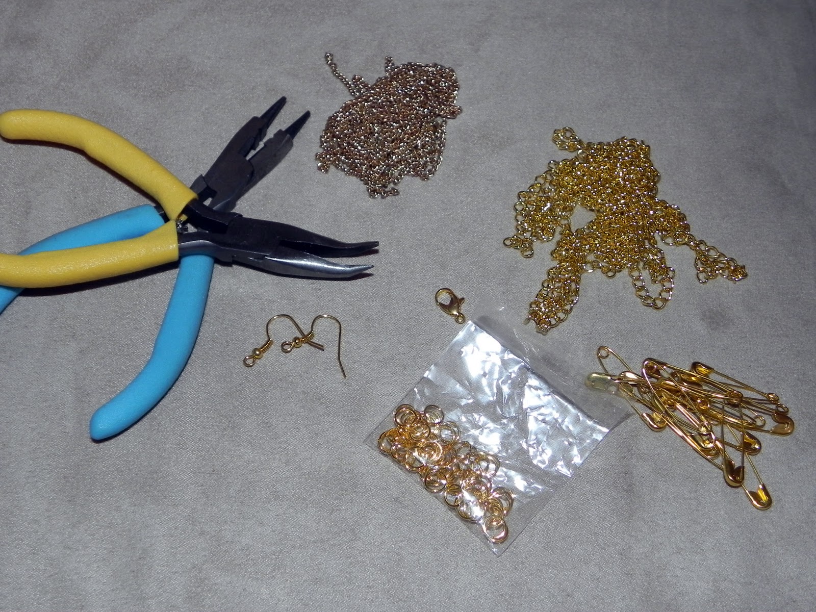 Smart n Snazzy 30 Days of DIY Day 2 Safety Pins n Chains