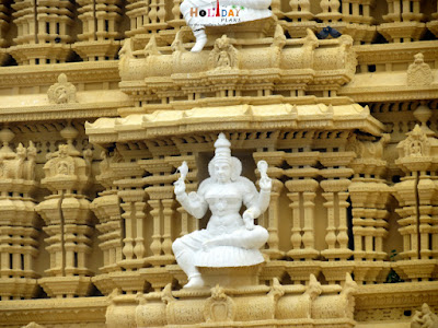 Diety Chamundeshwari seated in yogic posture Chamundeshwari temple shakti peetha