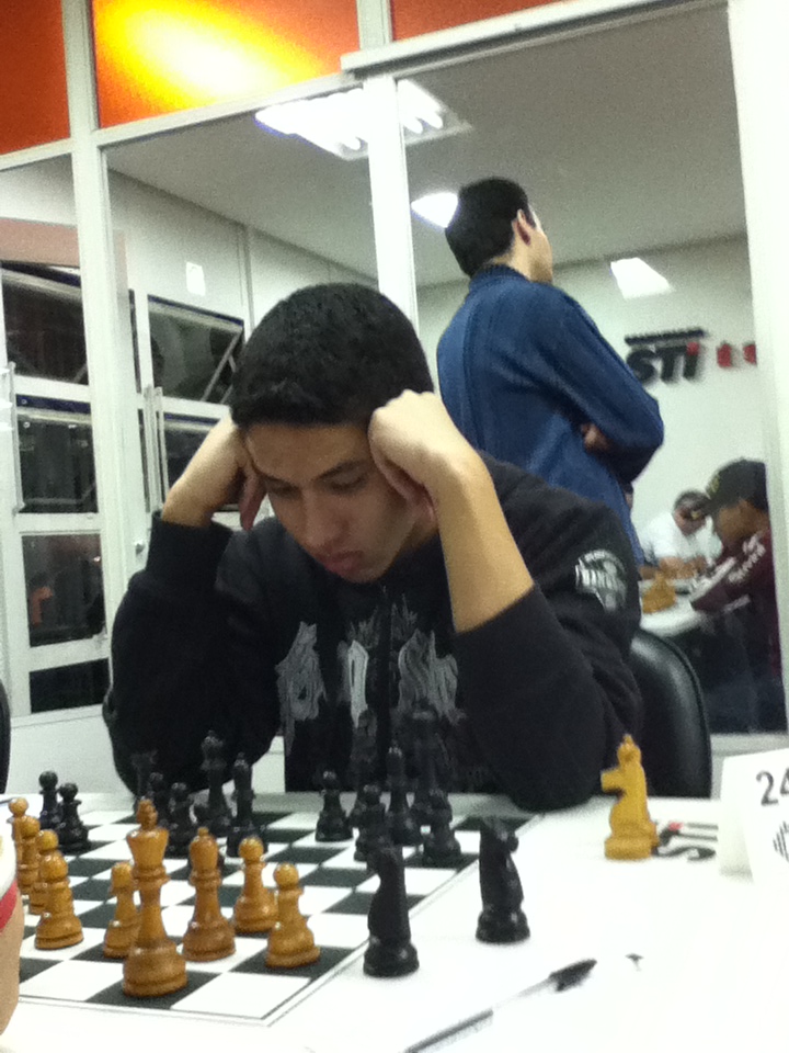 MEQUINHO o xadrez de um grande mestre Caldeira, Adriano (Autor), Mecking,  Henrique (Autor) Histórias, Xadrez, Jogos, mequinho xadrez Sinopse D -  Carrefour