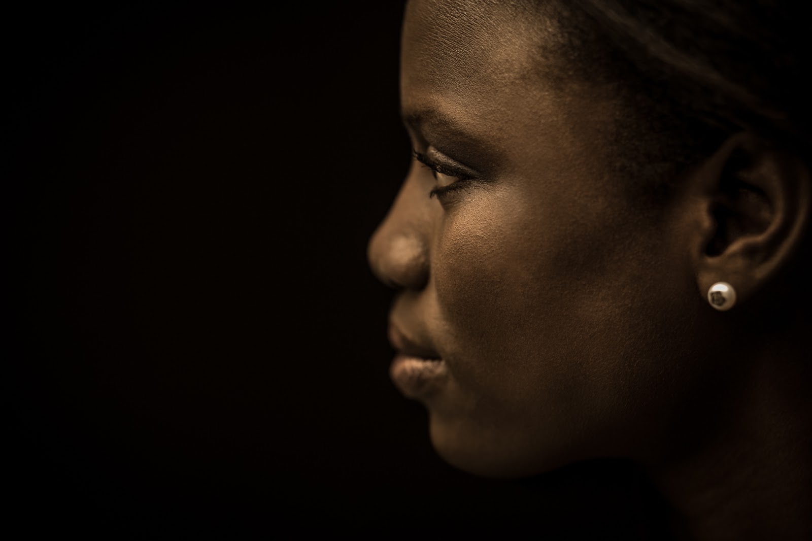 Magatte Niang :: Canon EOS5D MkIII | ISO800 | Canon 85mm | f/2.2 | 1/40s Magatte Niang :: Canon EOS5D MkIII | ISO800 | Canon 85mm | f/2.2 | 1/40s