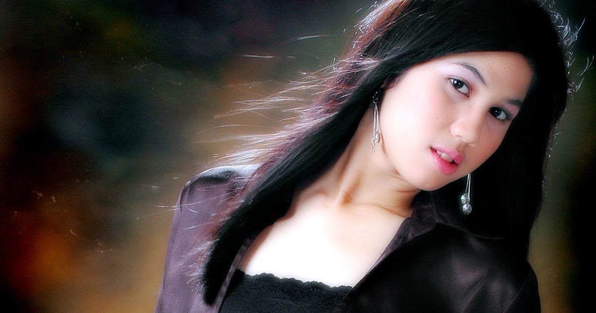 SINGGASANA FOTO LAMONGAN Contoh Foto Studio Dewasa/Foto Gaya