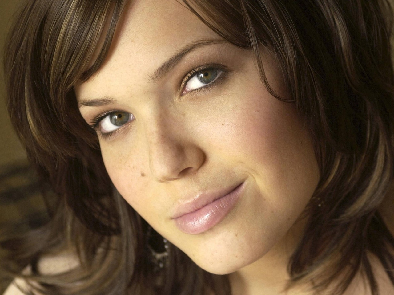 http://4.bp.blogspot.com/-AsI_SqC-OwA/T6DjJaYcCnI/AAAAAAAAAwk/hn5cOrlCEm4/s1600/Mandy%2BMoore%2Bwallpapers%2B5.jpg