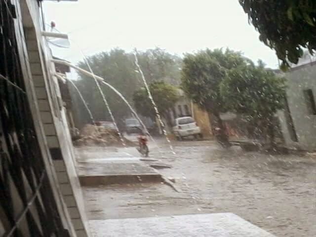 Após vários meses, chuva volta a cair no Cariri paraibano