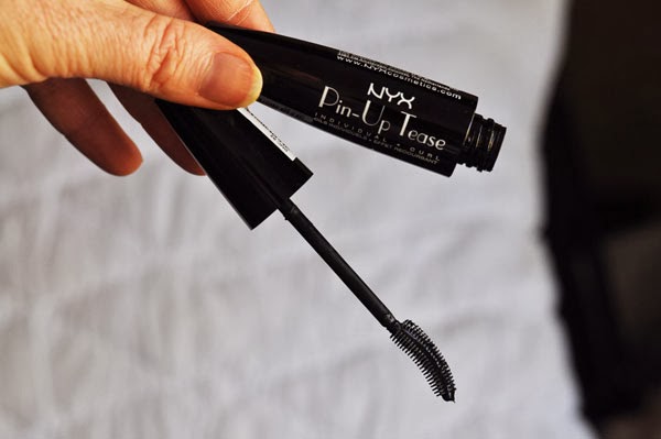 NYX black Pin Up Tease Mascara beauty by sw blog, beauty blogger, NYX cosmetics