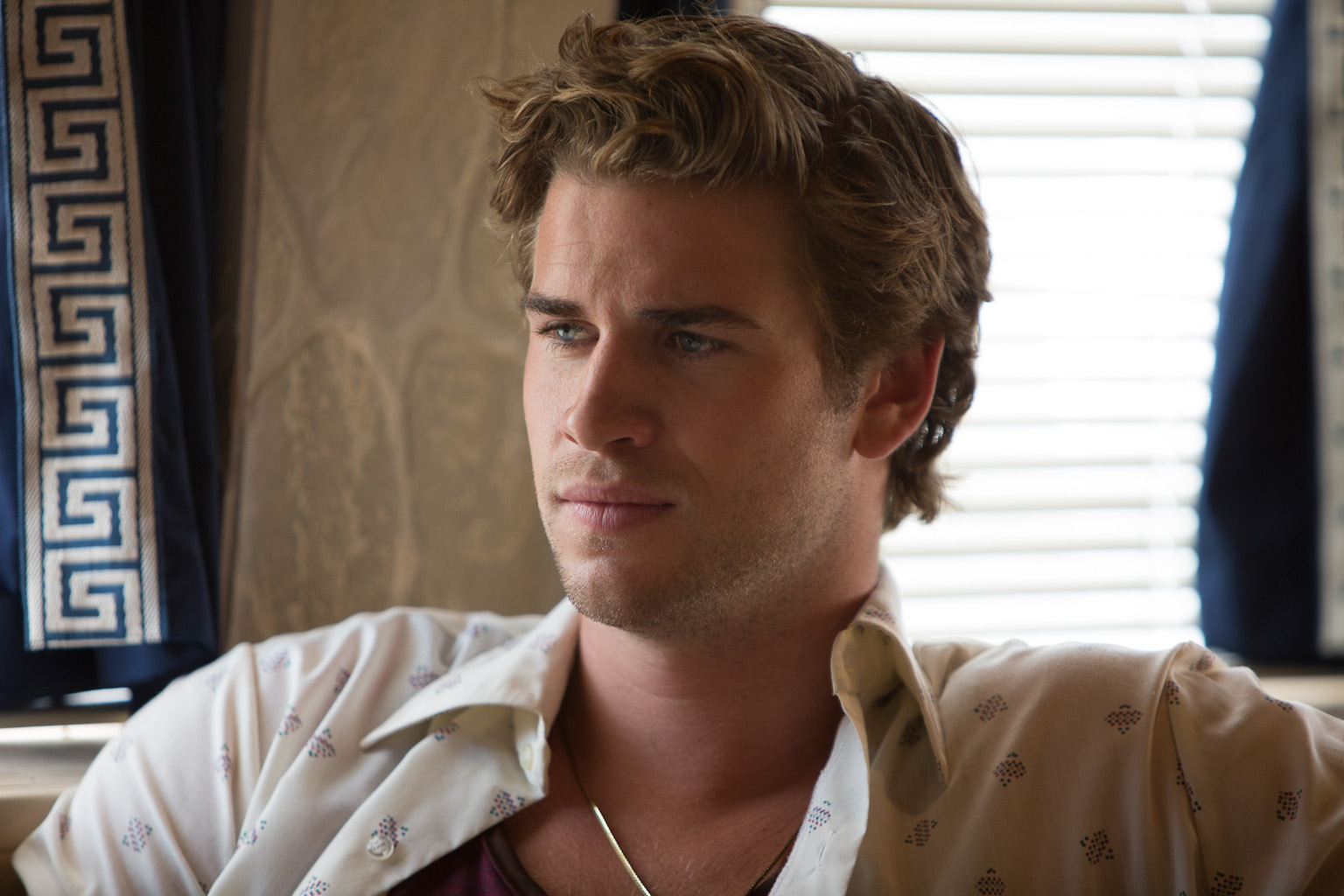 http://4.bp.blogspot.com/-AvPexshTUq4/T-r2UqmpAtI/AAAAAAAAAA8/31ZXCFK1bEI/s1600/liam-hemsworth-empire-state.jpg
