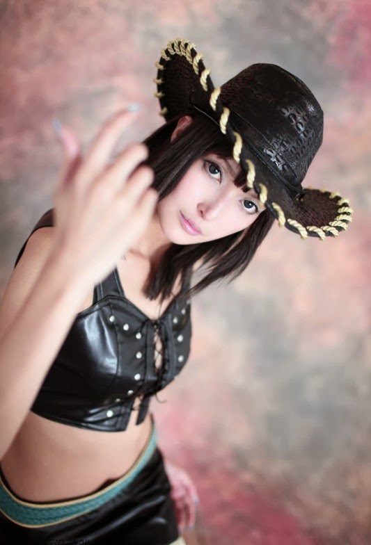 Kumpulan Cosplayer Termirip Coretan Si Pingu