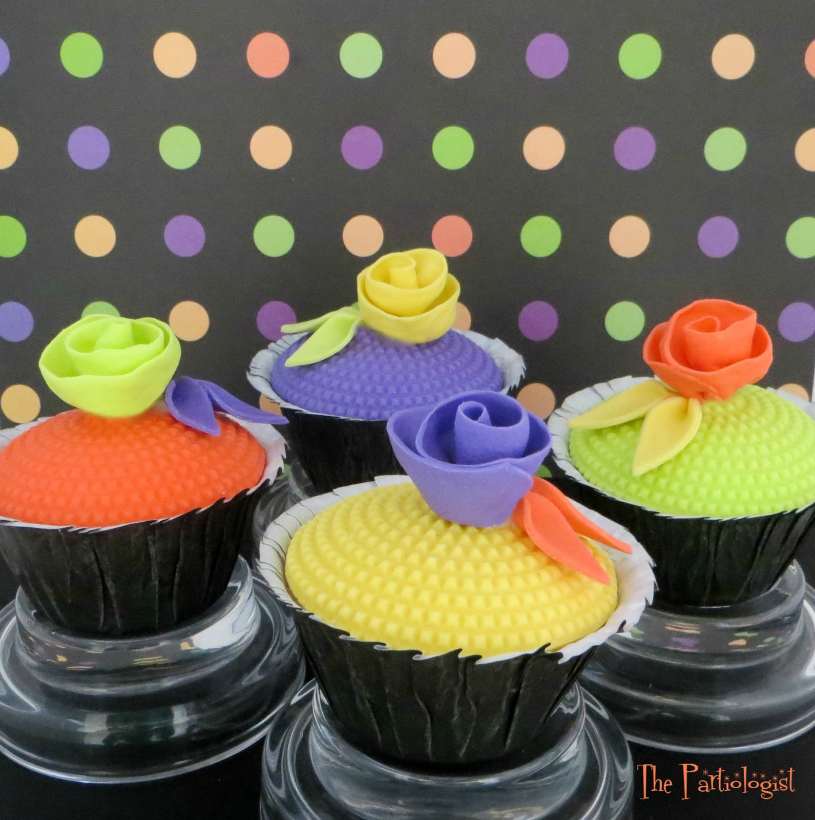 The Partiologist: Neon Cupcakes!