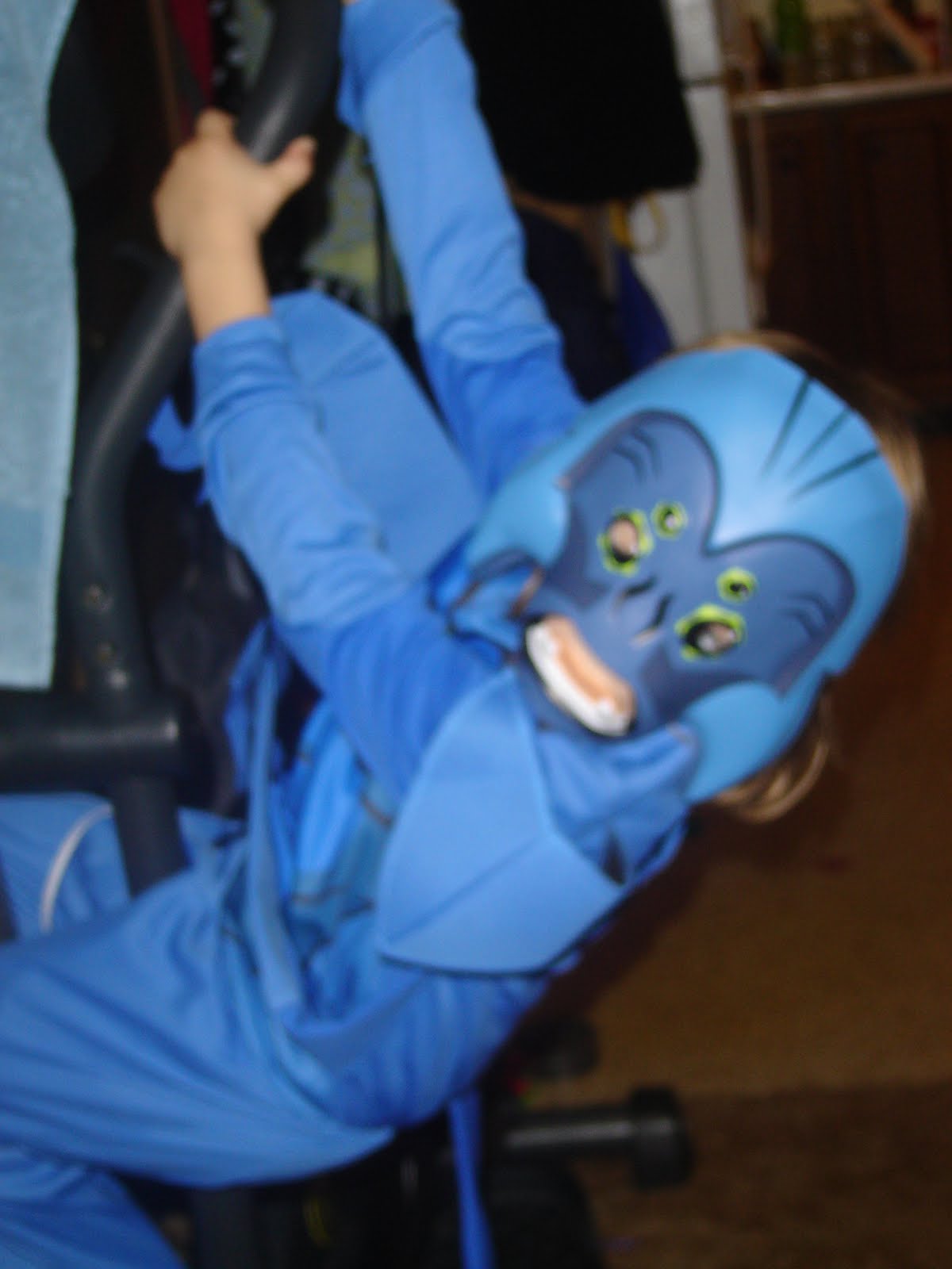 Lilac Wolf and Stuff: CW's new Ben 10 Spider Monkey Costume