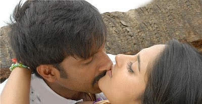 Hot South Indian Actress Anushka Shetty Kiss Scene