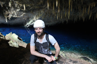 Visitando a Gruta do Lago Azul Passeio na gruta, um dos primeiros atrativos de Bonito.