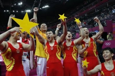 ZHANG Chenglong, CHEN Yibing, FENG Zhe, GUO Weiyang, ZOU Kai - Ouro em Londres 2012 equipe masculina de ginástica artística