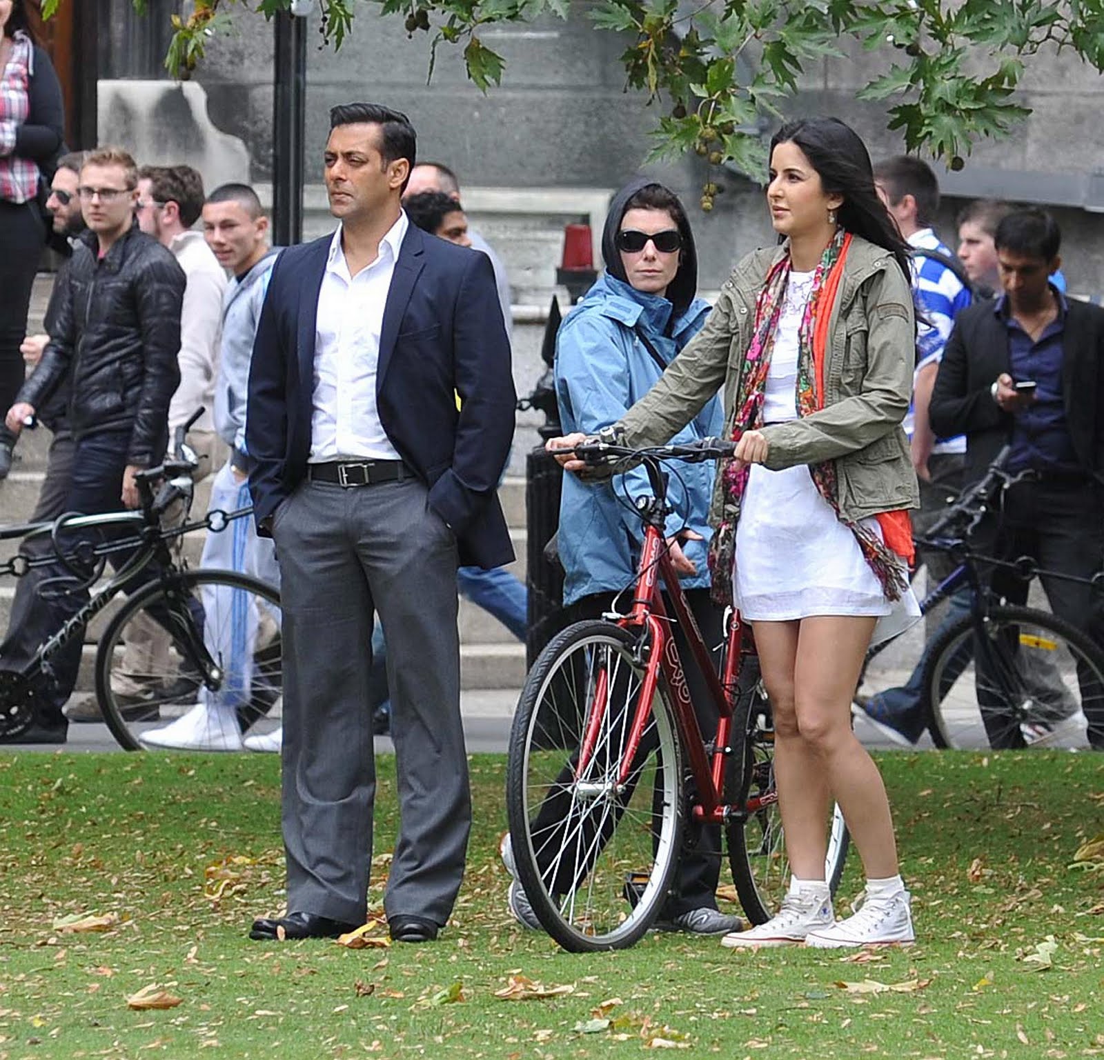 http://4.bp.blogspot.com/-Az2otI5-Yfk/T6zpdQFKuTI/AAAAAAAAL8A/m8J07DkIWZo/s1600/Ek-Tha-Tiger-Film-Poster-HD-Wallpapers%2B(8).jpg
