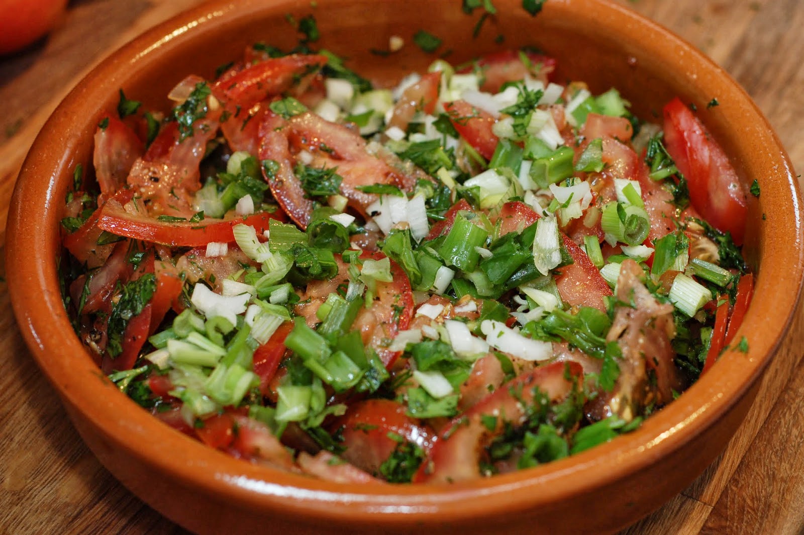 salad tomato properly tomatoes sliced eat finely vine