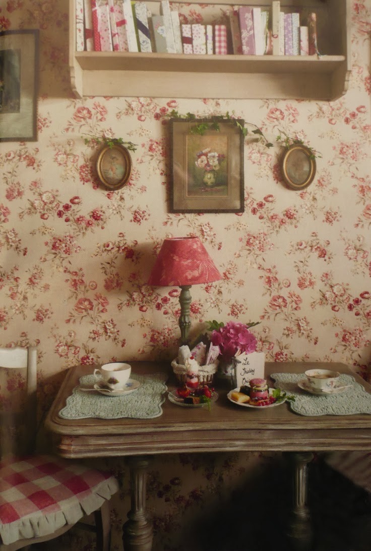 Eye For Design: Decorating Vintage Cottage Style Interiors