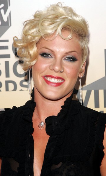 La Jolla Hair Stylist Kira Pinski: Pink's New Haircut