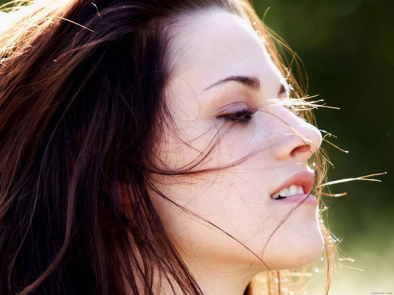 Download this Kristen Stewart Wallpapers Beautiful Girl picture Download this Kristen Stewart Wallpapers Beautiful Girl picture