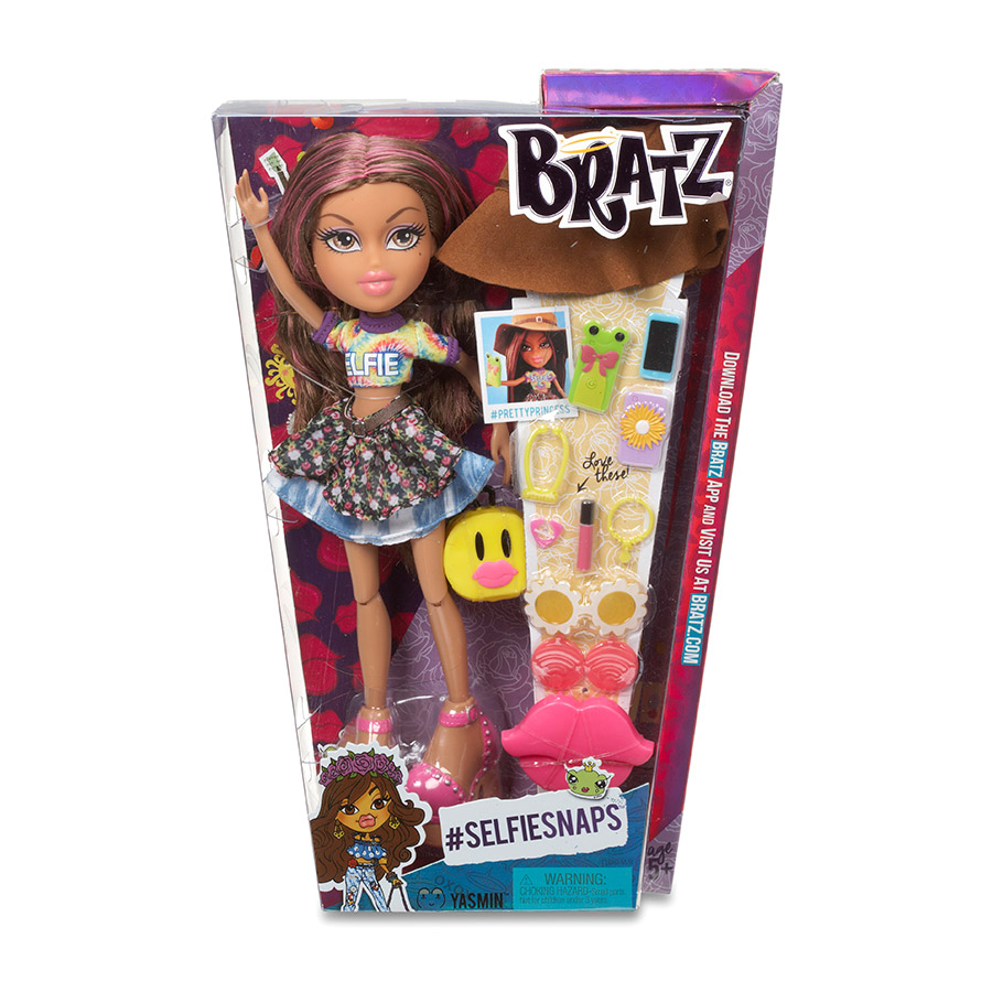 bratz selfie snaps cloe