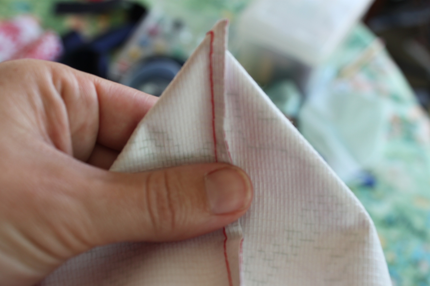 Sew Delicious Oilcloth Toiletries Bag Tutorial