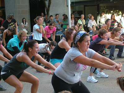 La Ciudad Medieval de Estella Lizarra, además de ser unaciudad histórica y turística, es sin lugar a dudas también, un lugar donde se puede realizar muchas actividades físicas y deportes.   Igualmente  dentro de las posibilidades que  Lizarra ofrece, hay que destacar, la cultura deportiva que la población de la ciudad y la Comarca Urbasa Estella tiene.