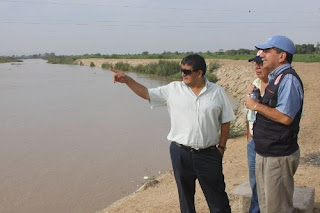 El presidente regional de Lambayeque, Humberto Acuña, inspeccionó puntos críticos del río Reque. Foto: Gobierno Regional de Lambayeque. El presidente regional de Lambayeque, Humberto Acuña, inspeccionó puntos críticos del río Reque. Foto: Gobierno Regional de Lambayeque.