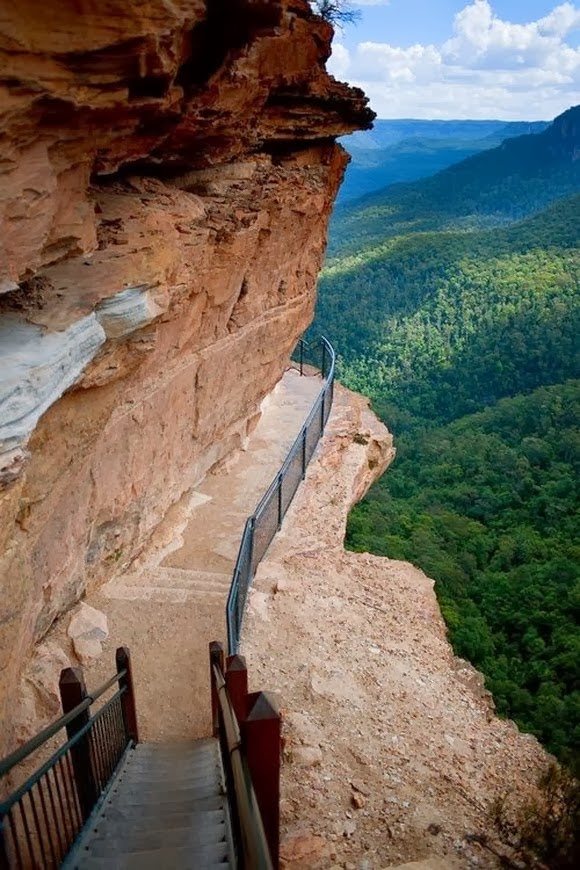 Alam Mengembang Jadi Guru JalanJalan Setapak Pada Tebing nan Indah di Dunia