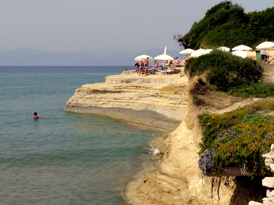 D’Amour Taverna Lunch in Sidari, Corfu (Greece) + Ginger Beer Travel