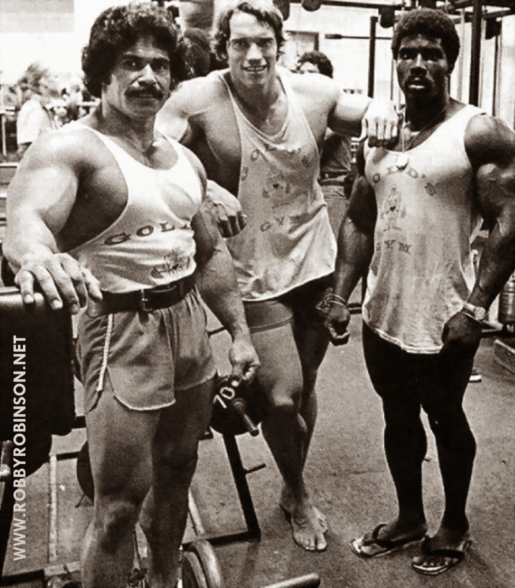 ROBBY_ROBINSON_1975_ARNOLD_SCHWARZENEGGER_ED_CORNEY_GOLDS_GYM_PUMPING_IRON_FILMING_PHOTO_SHOOT_01.jpg