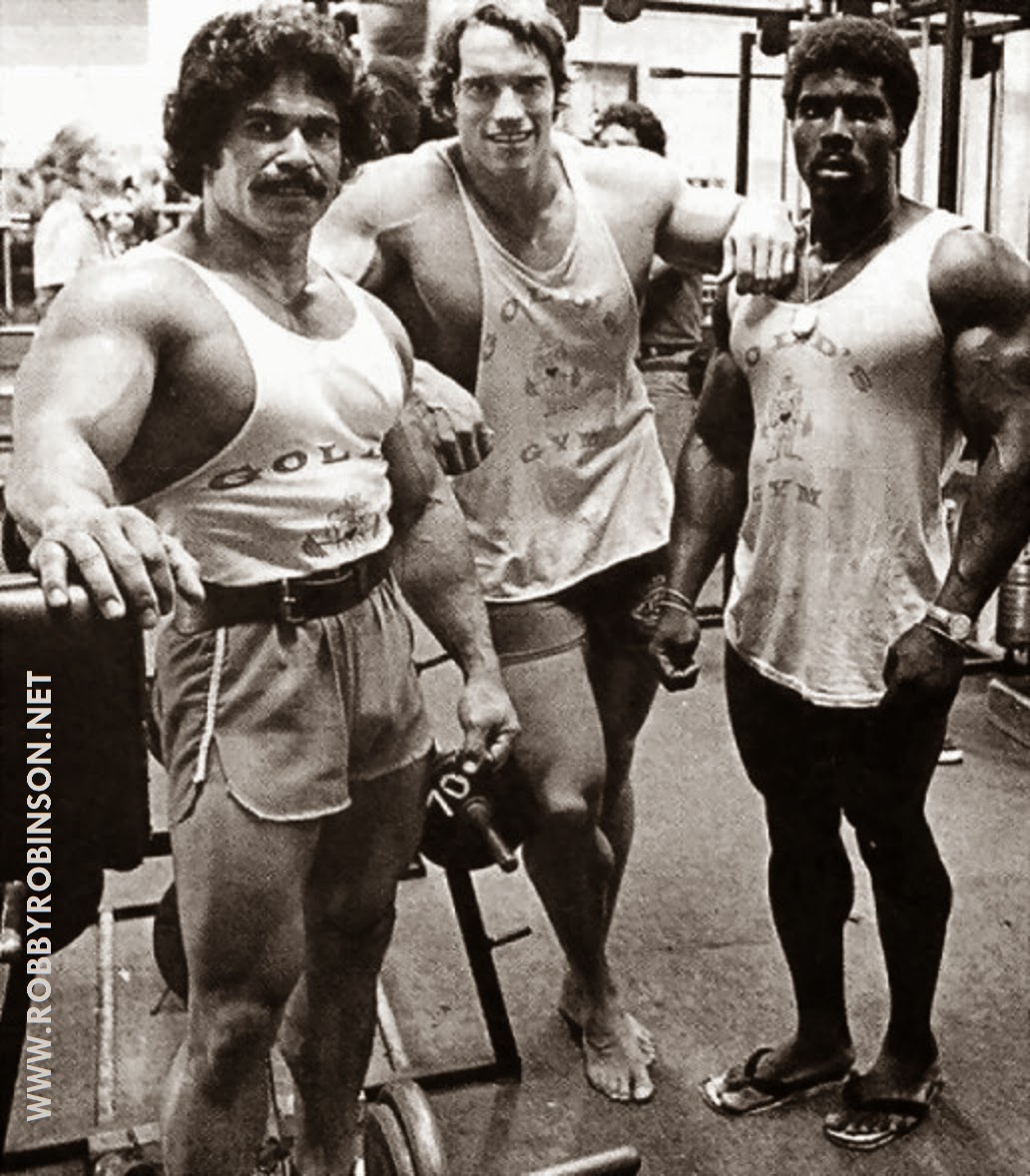 ROBBY_ROBINSON_1975_ARNOLD_SCHWARZENEGGER_ED_CORNEY_GOLDS_GYM_PUMPING_IRON_FILMING_PHOTO_SHOOT_01.jpg