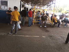 Isto é uma vergonha milhares de pessoas no pátio do posto do DETRAN no Bairro Botafogo em Nova Igua