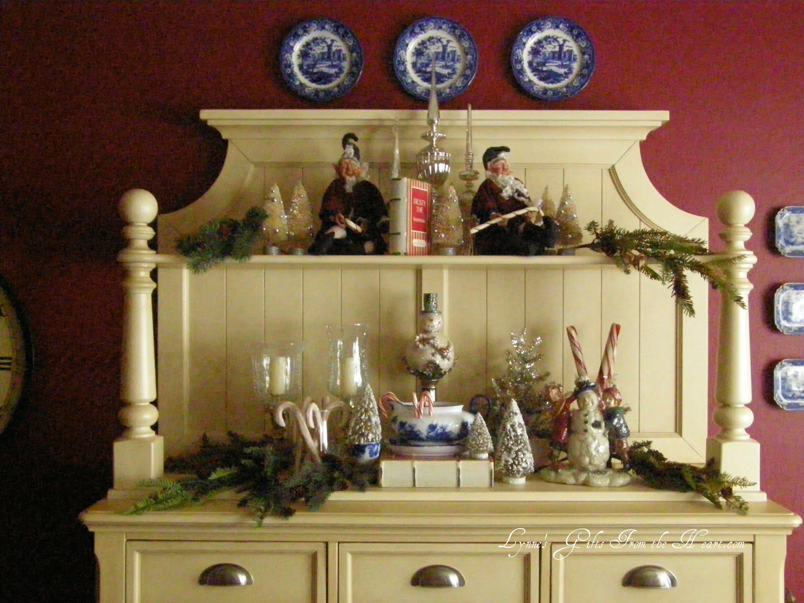 Lynne's Gifts From the Heart Christmas on the Kitchen Hutch Round II