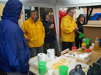 El control d'arribada amb el tradicional pica-pica de final de recorregut El control d'arribada amb el tradicional pica-pica de final de recorregut
