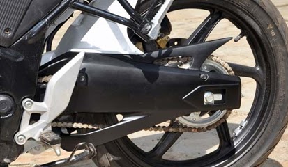 Modifikasi Honda CB150R Keren Dengan Kondom Swing Arm Tips Modifikasi Honda CB150R Keren Dengan Kondom Swing Arm