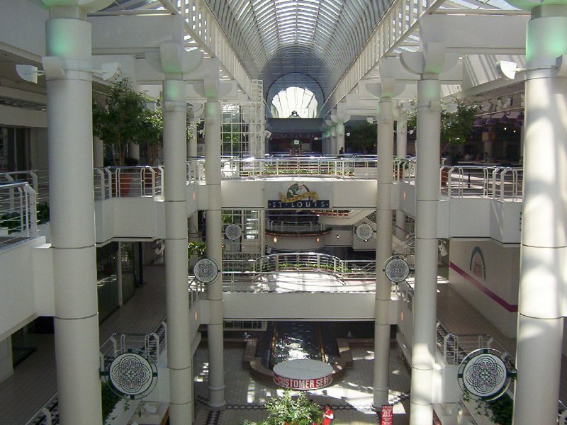 Washington Square Mall, Evansville, Indiana : r/deadmalls