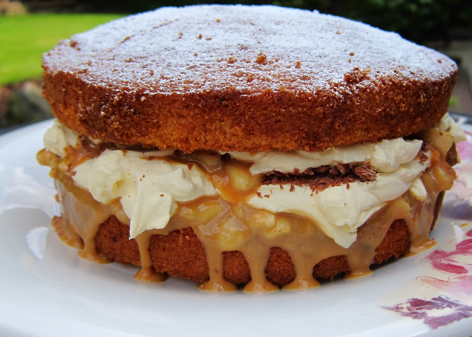A little bit of heaven on a plate... Banoffee Victoria Sponge & the