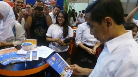 [FOTO] JOKOWI KUNJUNGI SD PLUIT AL MUKHLISIN PENJARINGAN Pesan Jokowi Kepada Pelajar