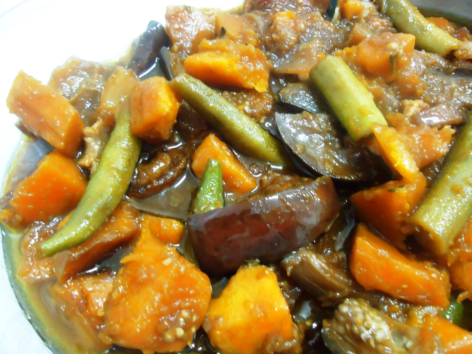 Mely's kitchen Sauted Squash, Okra and Eggplant