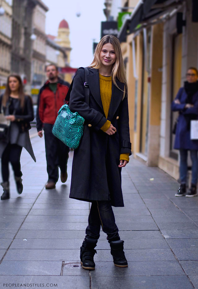 How to style tailored coat and wedge sneakers, photo by PEOPLEANDSTYLES.COM