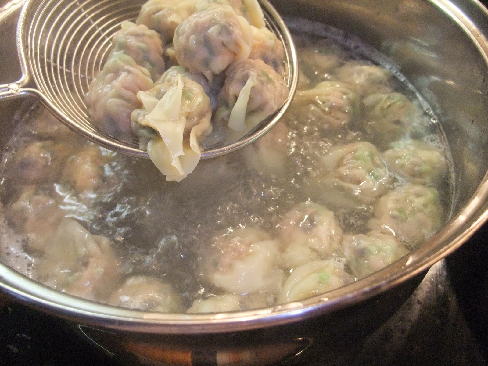Susan's SavourIt! How to Make Pork and Shrimp Wontons...
