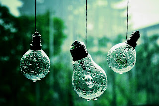 Hanging Light Bulbs Rain Drops HD Wallpaper