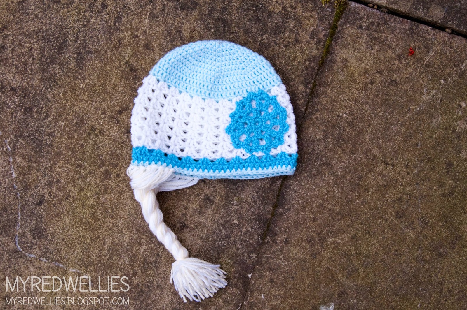 My Red Wellies: Anna & Elsa crochet hats - A free Crochet ...