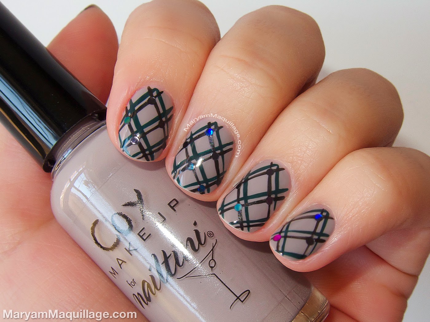 9. "Short Acrylic Nails with Plaid Design for Fall" - wide 8