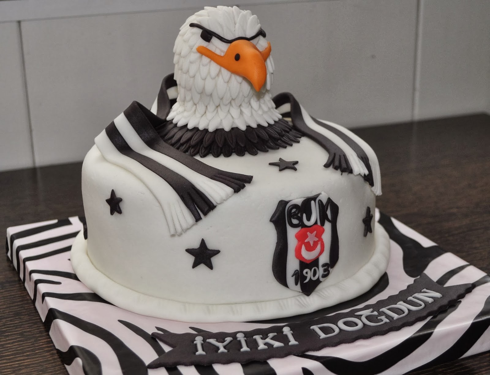İKİZ DÜŞLER Beşiktaş Pastası