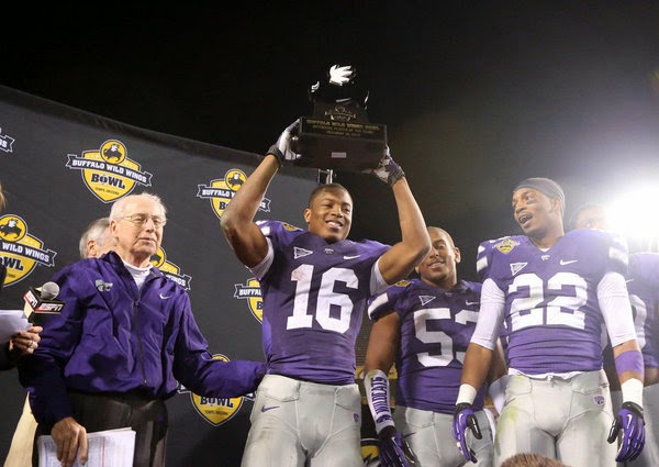 Buffalo Wild Wings is an ex-bowl game sponsor. Buffalo Wild Wings is an ex-bowl game sponsor.