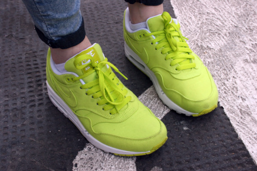 Nike Neon Running Shoes Online Nike Neon Running Shoes Online