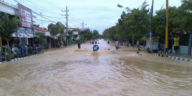 Banjir di Luwu Timur, Lima Rumah Ambruk, Ratusan Terendam Bengkalis Pos