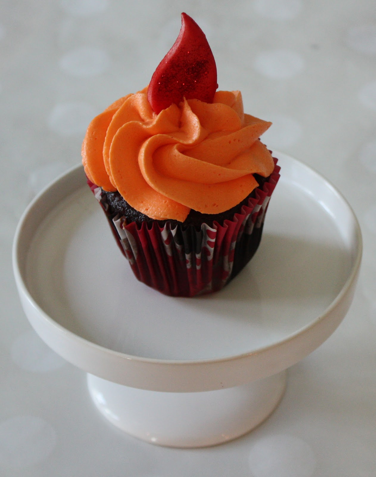  HOT LAVA CUPCAKES
