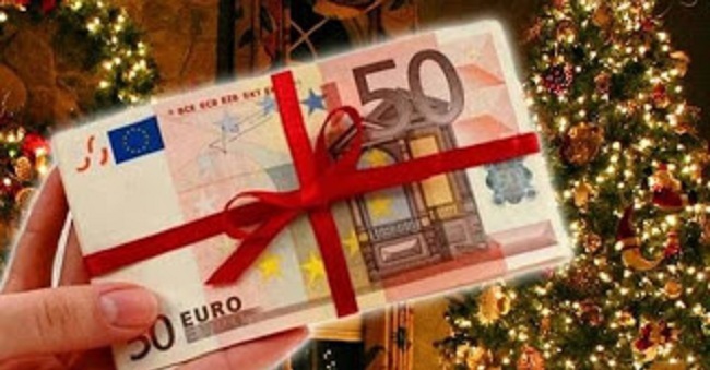 Λάρισα: Εργαζόμενοι Απολύθηκαν, Γιατί Δεν Επέστρεψαν Το Δώρο Χριστουγέννων Λάρισα: Εργαζόμενοι Απολύθηκαν, Γιατί Δεν Επέστρεψαν Το Δώρο Χριστουγέννων