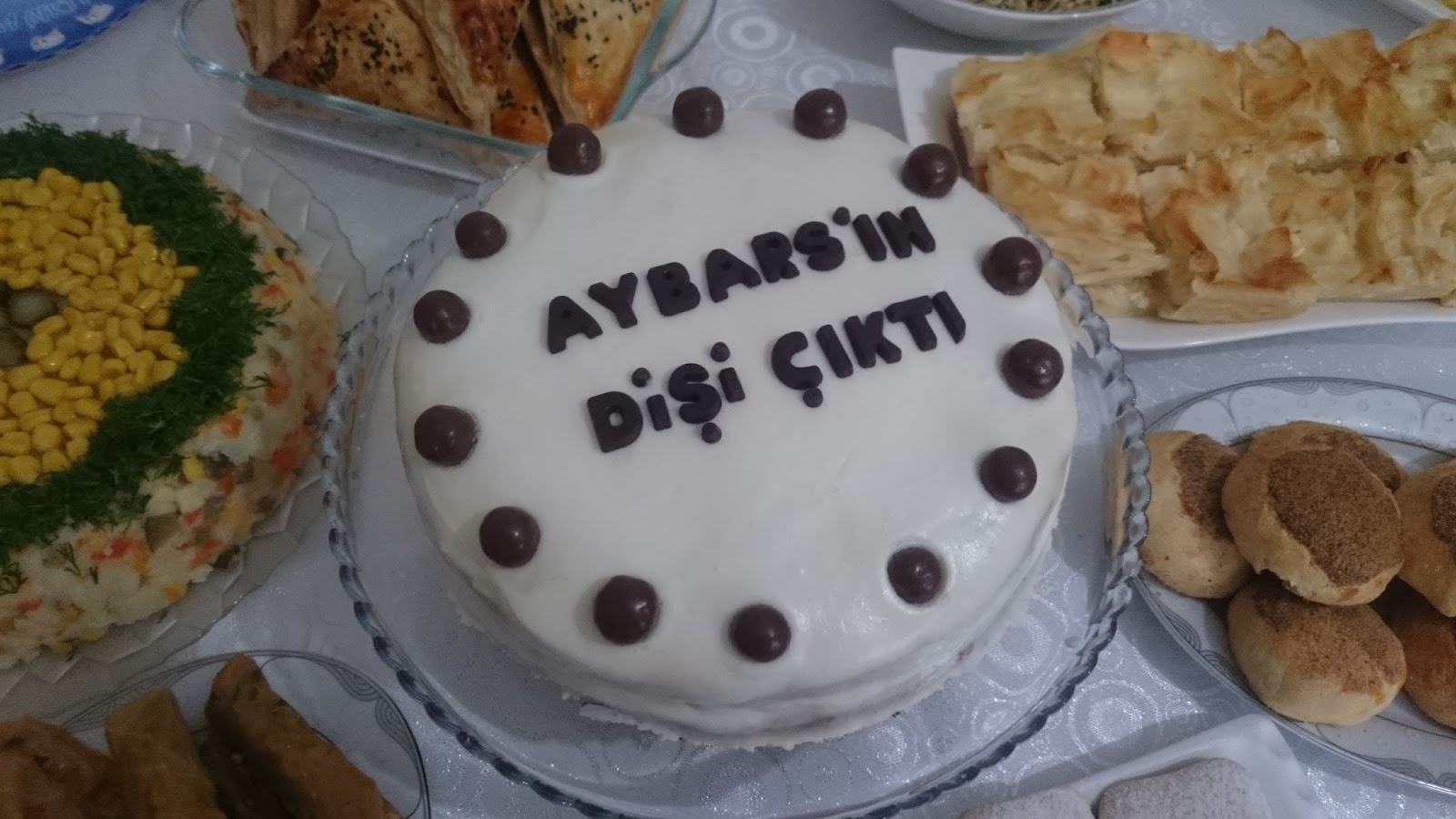 hazır kekle yaş pasta tarifi resimli