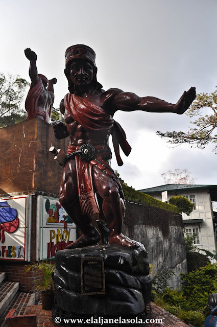 Statue at Barrio's Fiesta